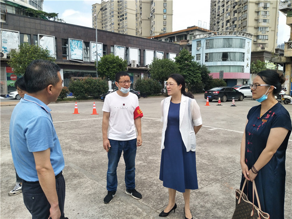 沙县人民政府副县长郭贤辉到凤岗中心小学调研