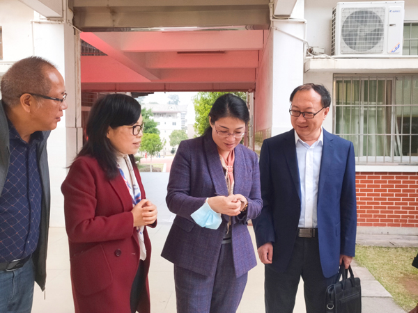 沙县人民政府副县长郭贤辉到翠绿小学调研