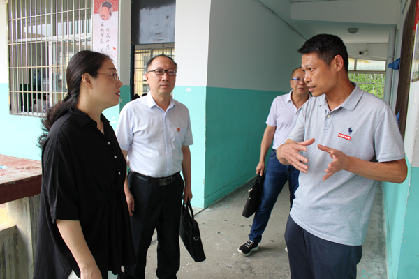 沙县区人民政府副区长郭贤辉到沙县五中调研
