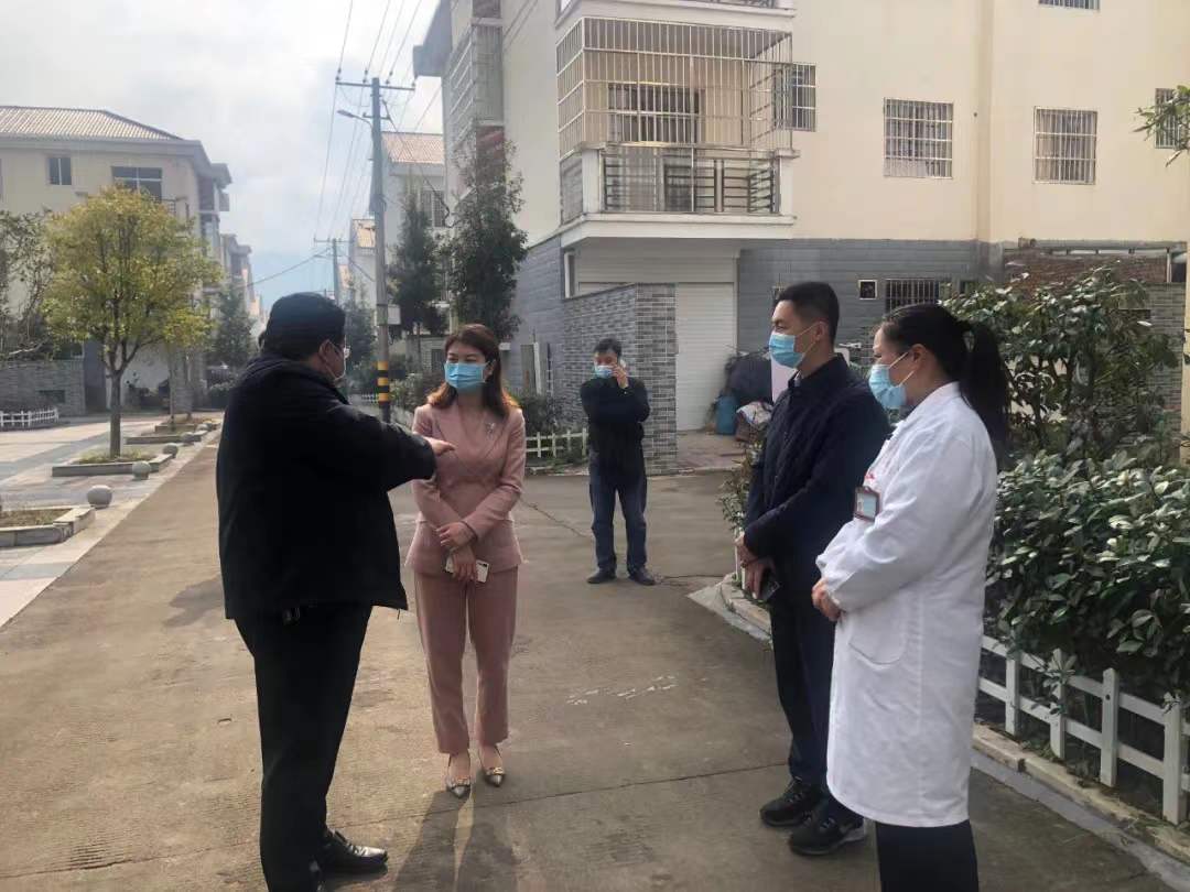 张美娥一行先后深入郭墩村卫生所,白溪口村卫生所,富口卫生院,富口