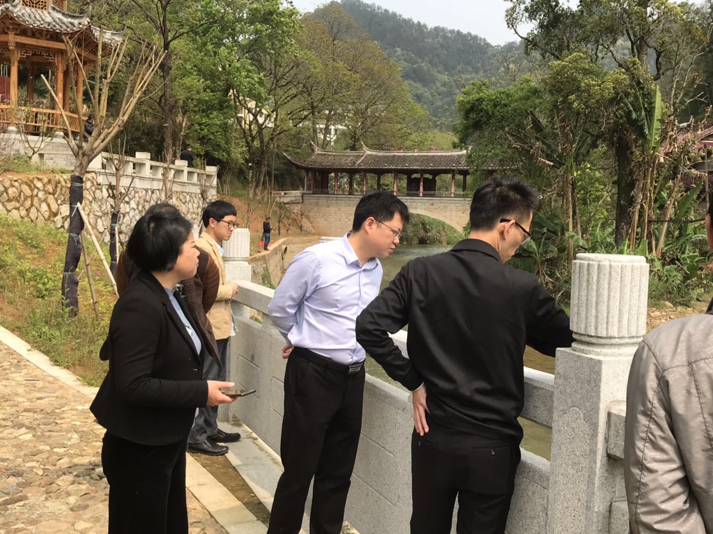 副县长卓强到郑湖乡调研马铺溪河长制工作 _ 今日虬城 _ 沙县人民政府