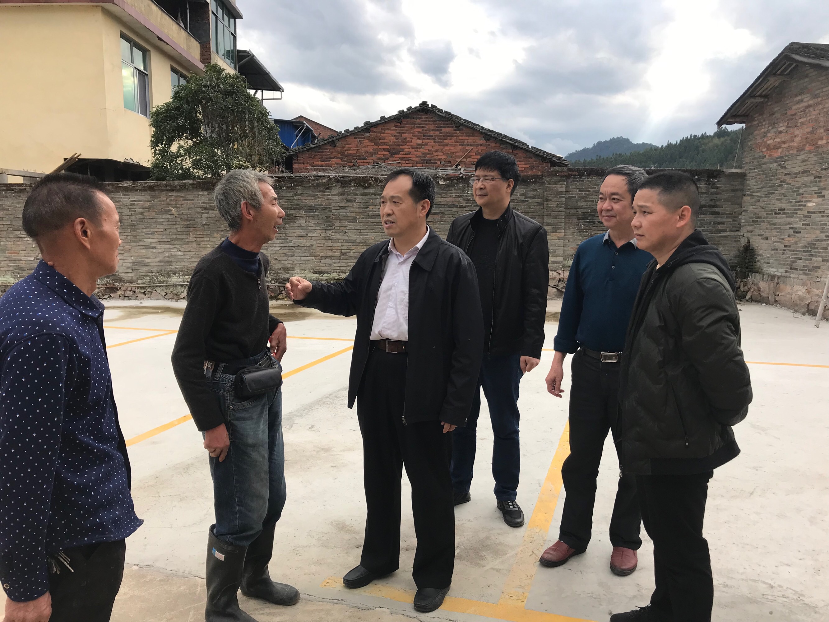 廖善健春节前走访慰问夏茂镇困难群众和党员 _ 今日虬城 _ 沙县区人民